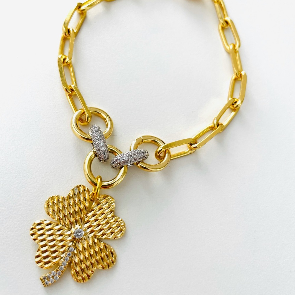 Paperclip Clover Charm Bracelet Magnetic Clasp